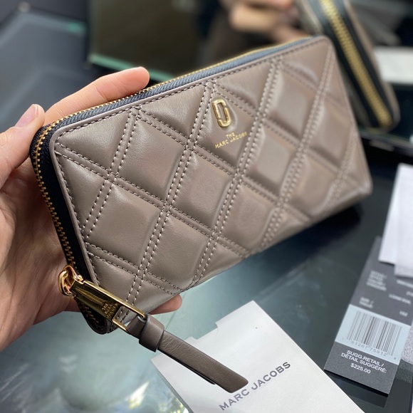 NEW! The Marc Jacobs Quilted Leather Wallet - Picture 6 of 8